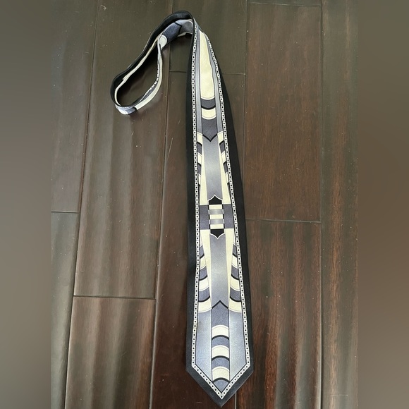 Enrico Guccini 100% Silk Black And Gray Geometric pattern Neck Tie - Picture 2 of 5